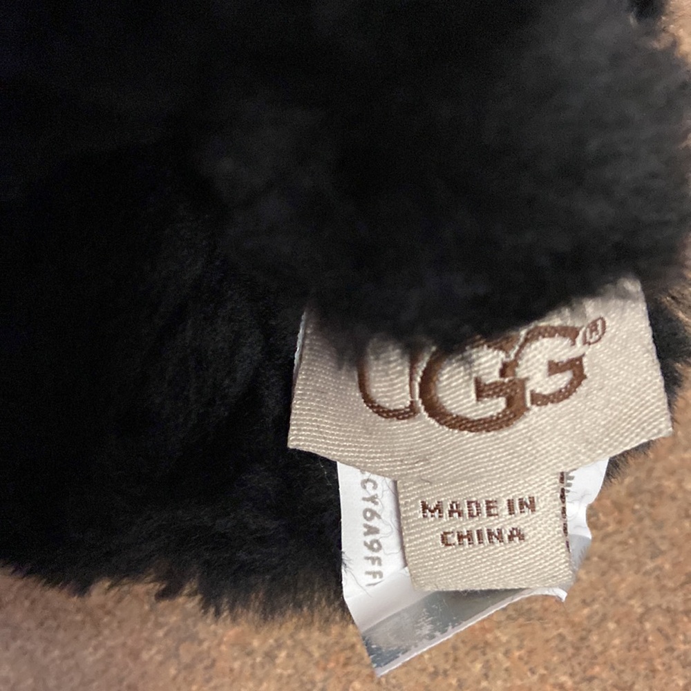 Ugg Gloves - image 8